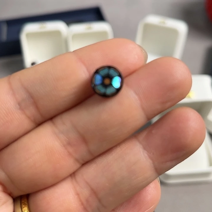 ?**?扬州漆器工艺点螺耳环