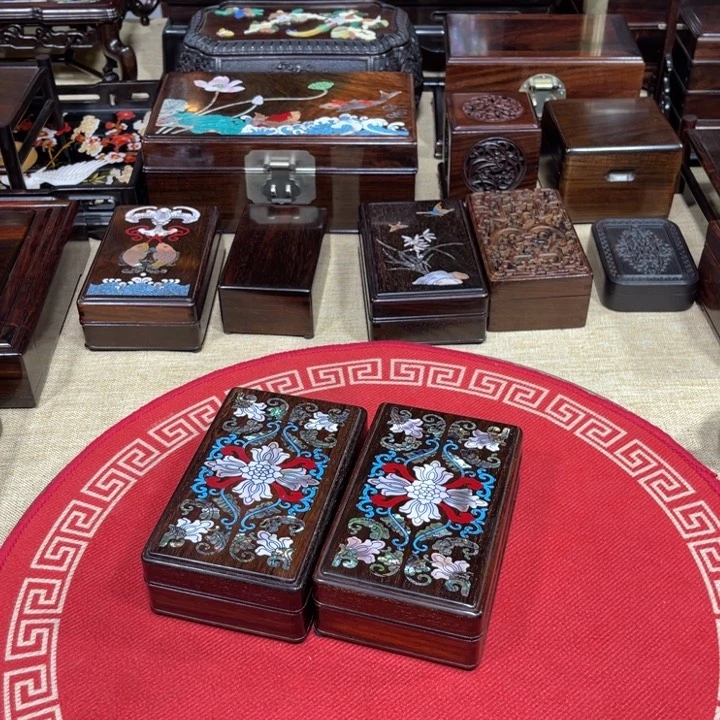 红酸枝木类成套家具小*哥