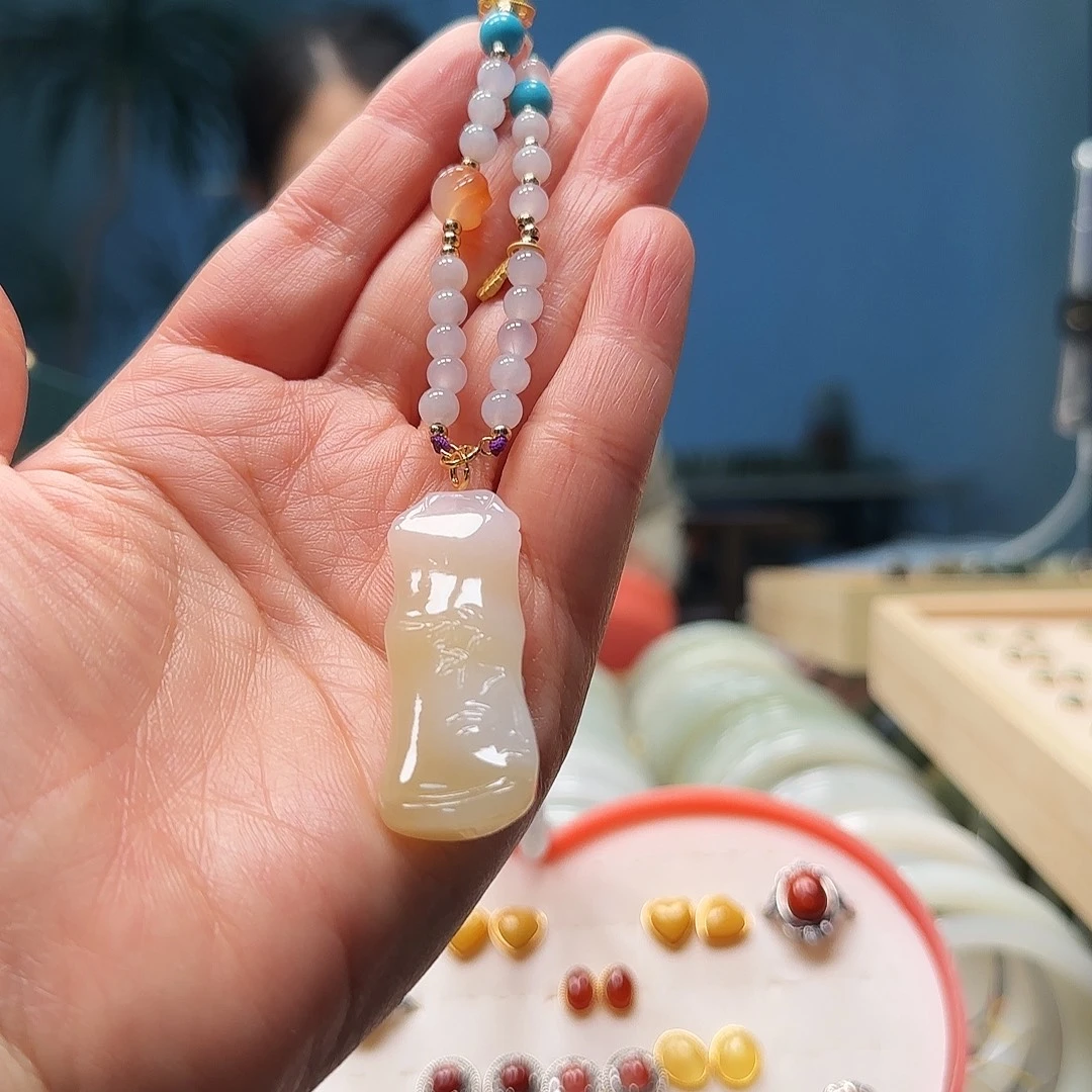 和田玉未镶嵌颈饰竹节