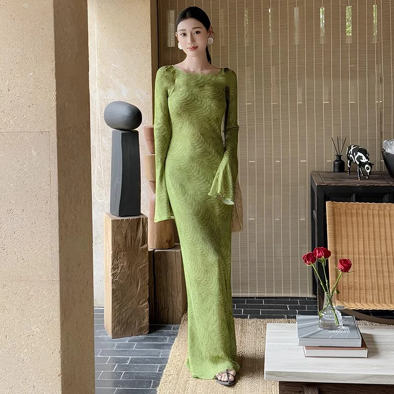 【里费小岛】复古绿色圆领印花喇叭袖连衣裙夏季修身设计感气质长裙
