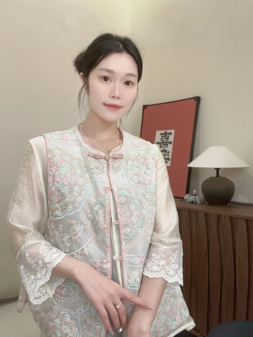 【琉仙】2025夏款气质时尚刺绣新中式马甲女薄款绣花夏季