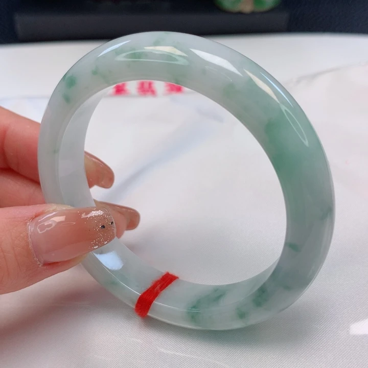 翡翠手镯未镶嵌57。58