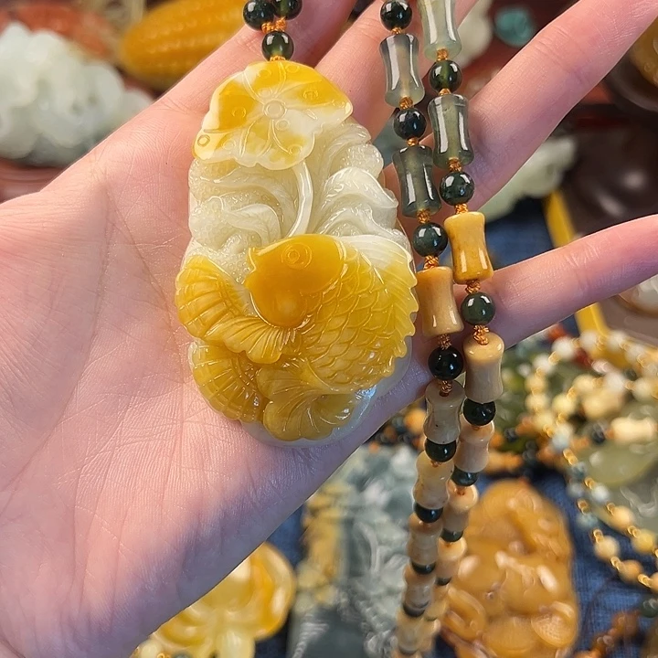 只***去蛇纹石玉合金颈饰