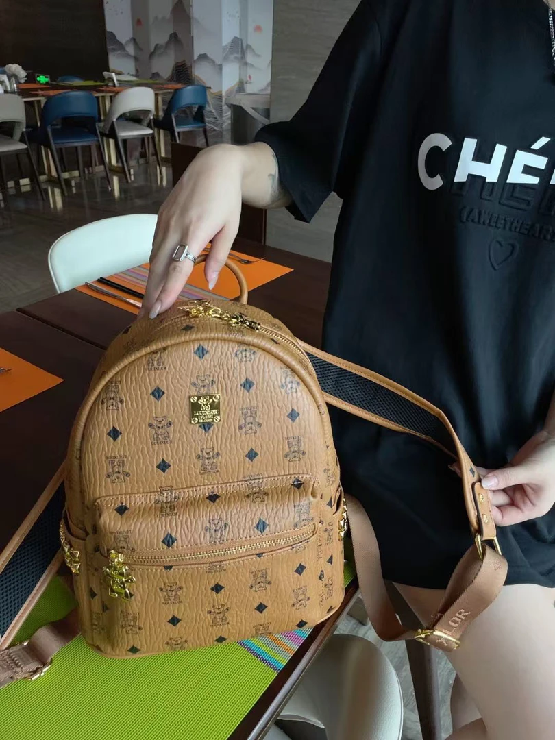 【思语精选】新款时尚百搭小熊双肩包