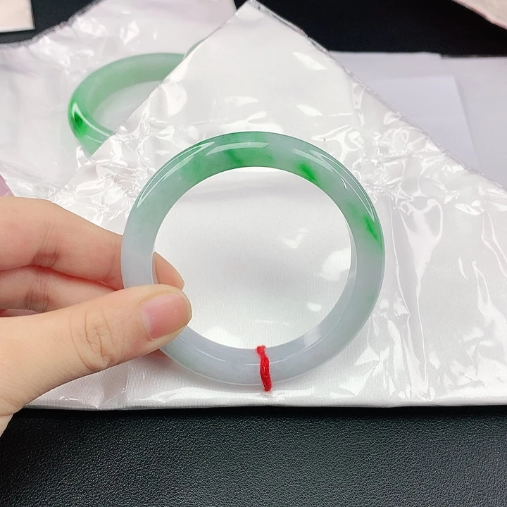 翡翠手镯未镶嵌翡翠890