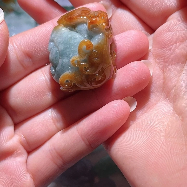 翡翠未镶嵌颈饰?****天然