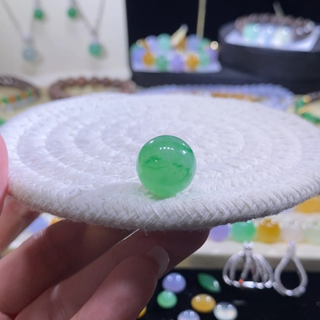 翡翠未镶嵌颈饰冰绿花色珠卡14.3