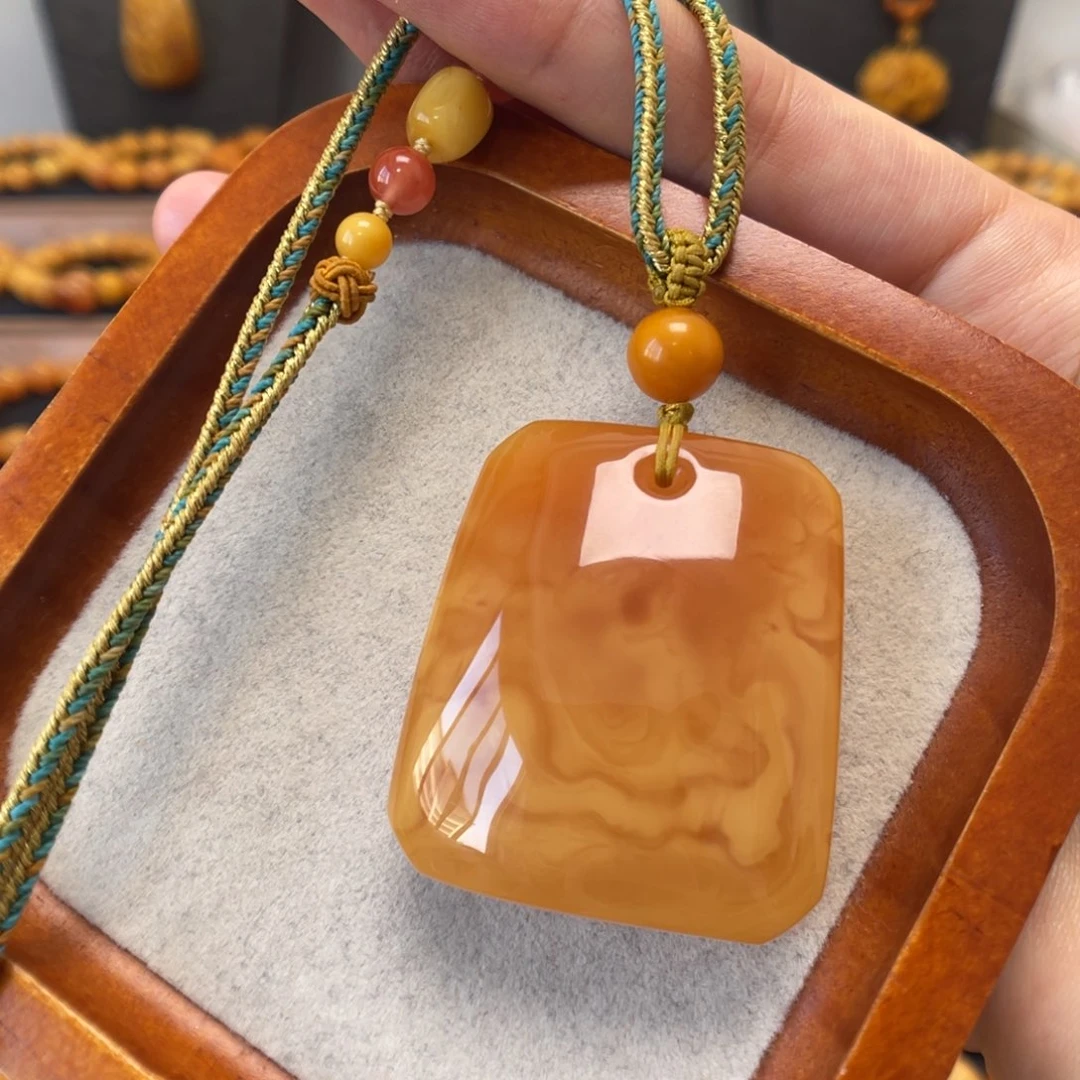 蜜蜡未镶嵌颈饰蜜蜡