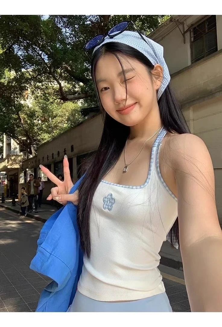 多巴胺ins韩系纯欲挂脖甜辣风花朵拼接吊带背心女设计感格子夏季