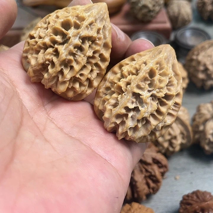 【闪购商品】文玩核桃把件用****8珊瑚纹鸡心37尺有修