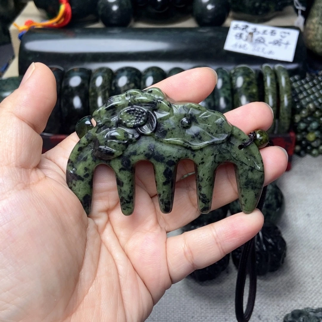 蛇纹石玉未镶嵌五爪梳（88两个）