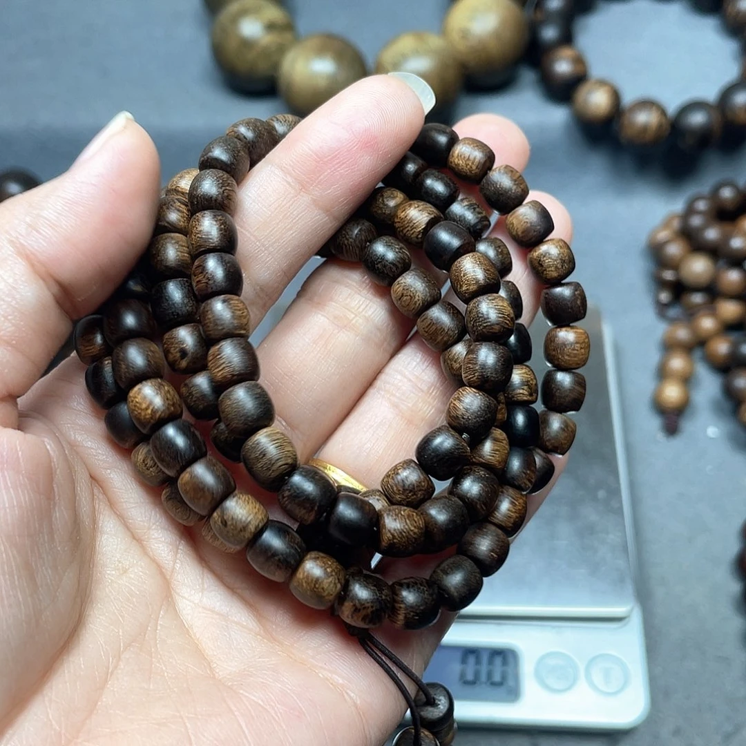 沉香手串白棋瘤疤0.7