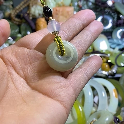 岫玉未镶嵌手机挂件