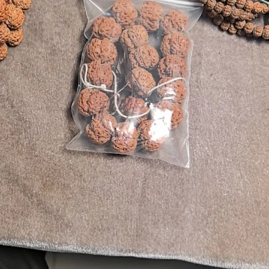 好***哥金刚菩提手串原生态的六颗大金刚手串，25左右