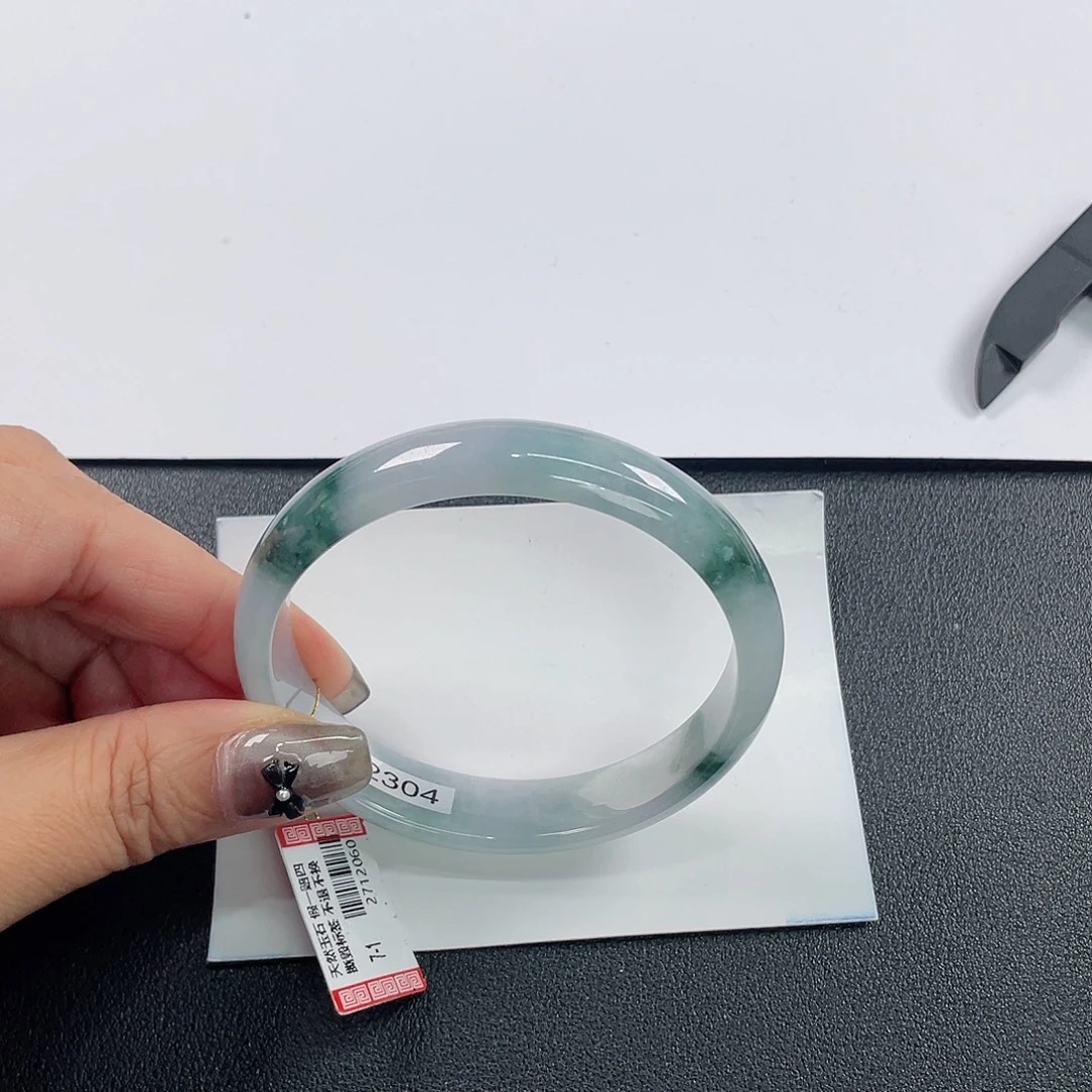 翡翠未镶嵌手镯手镯