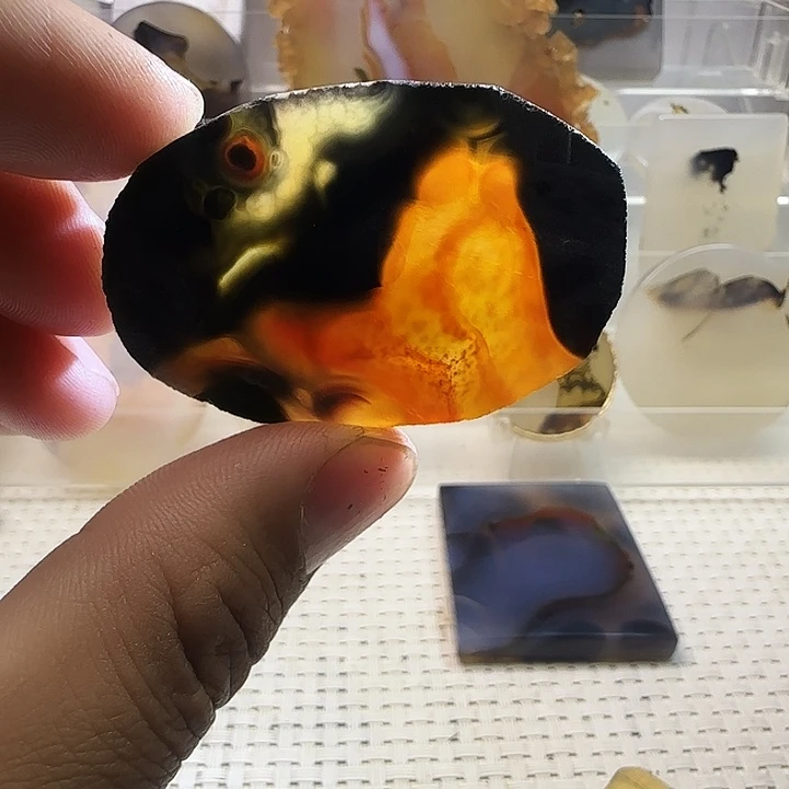 玛瑙/玉髓未镶嵌珠宝奇石