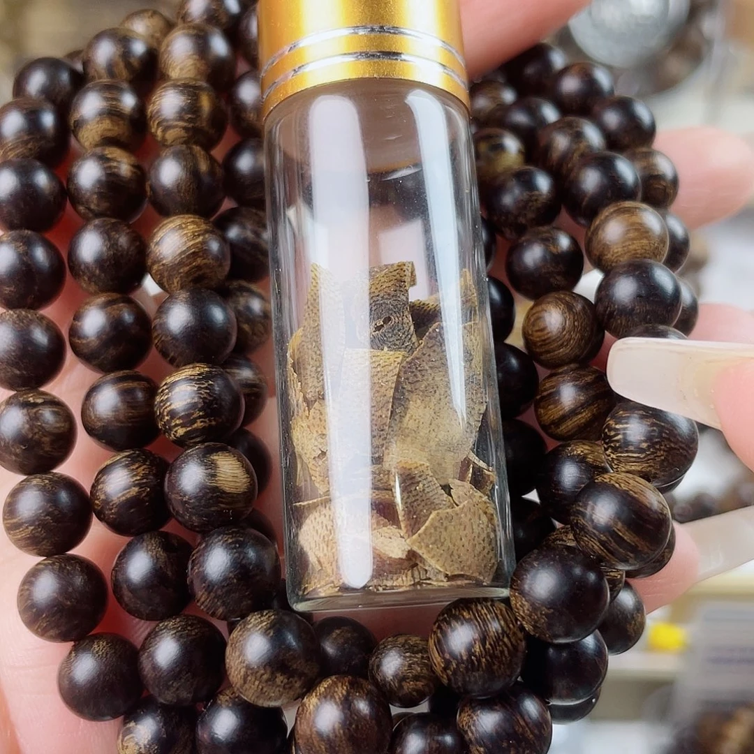 ༄***࿐沉香沉香碎屑越南芽庄老白棋窖藏古董玉化瘤疤虎斑0.8×108