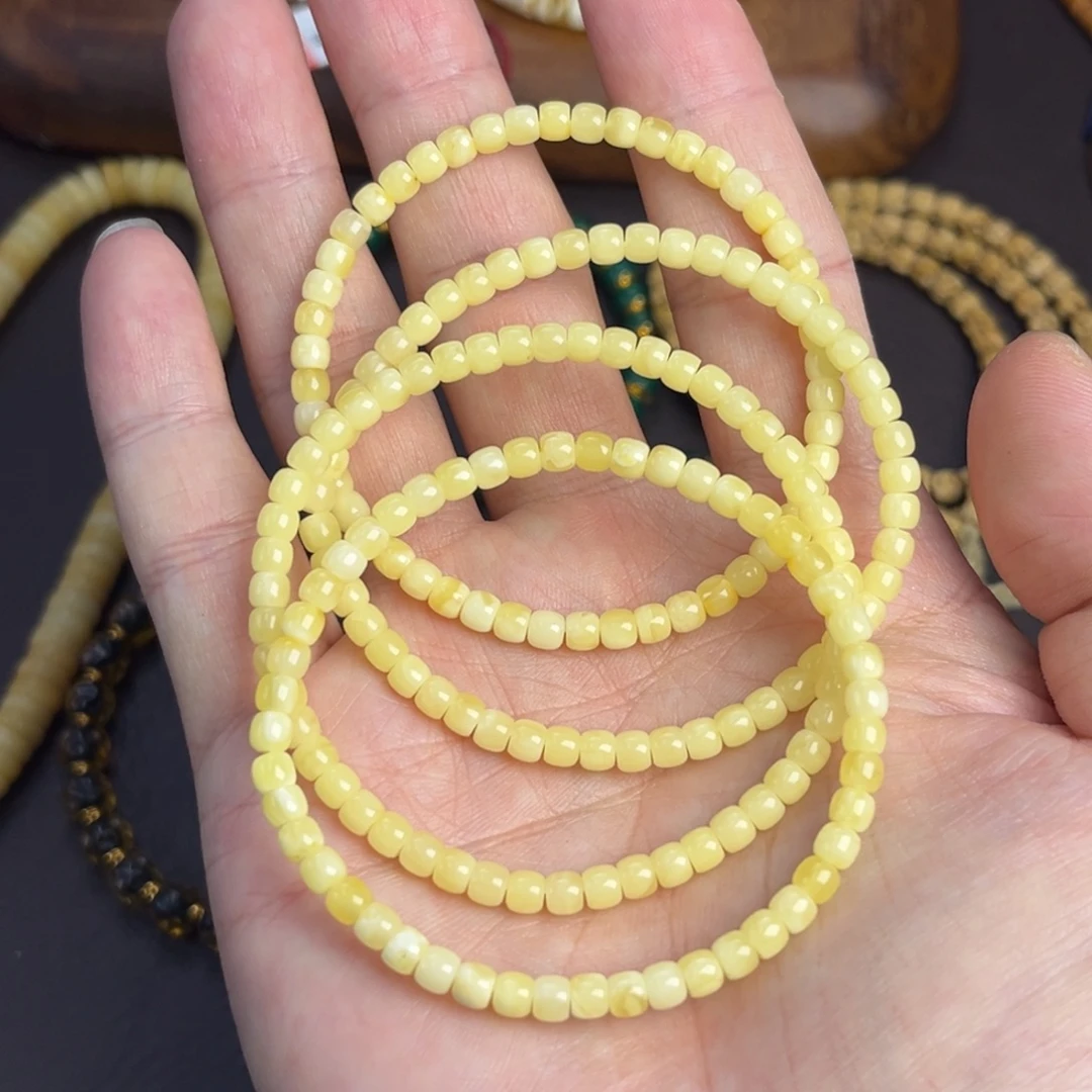 琥珀未镶嵌裸石4mm奶黄包多样发其一