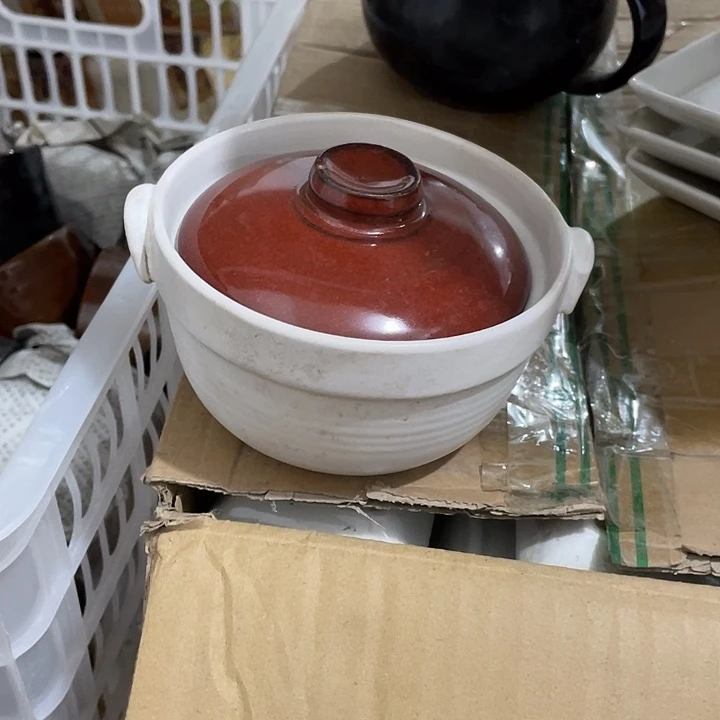 瓷片国营厂小炖盅一个 红盖