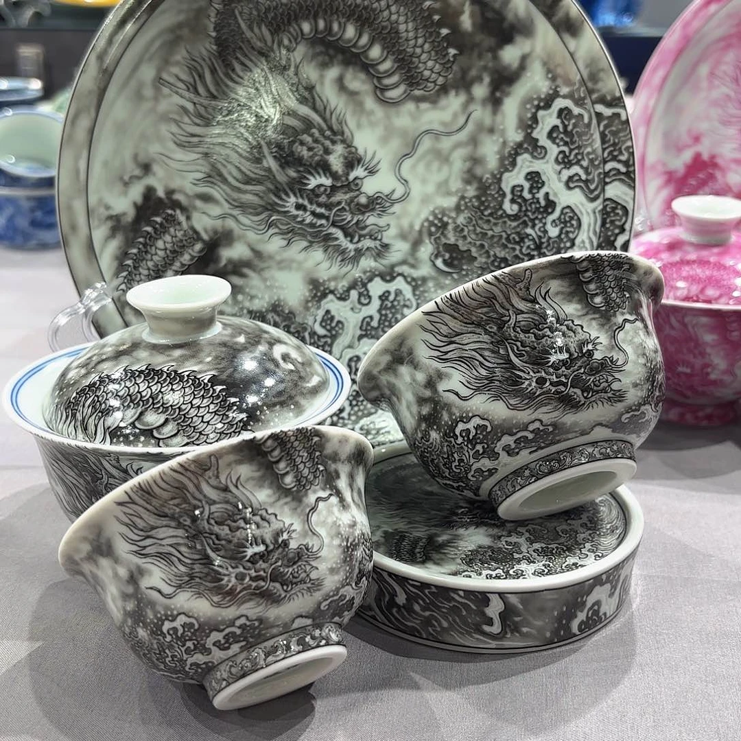 瓷片景德镇瓷器精品陈列