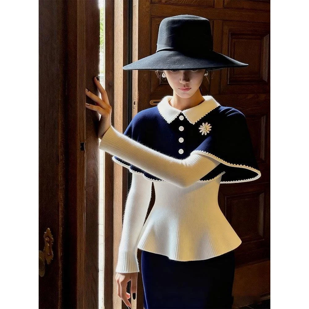 小香风蓝白撞色针织毛衣女2025秋季外穿小众不撞款披肩斗篷短外套