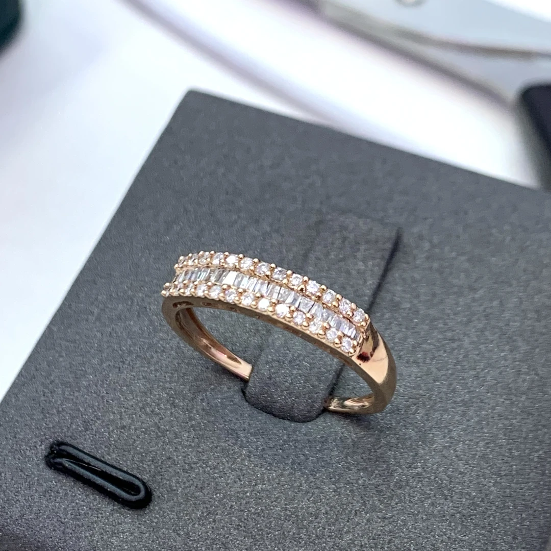 18K金天然钻石戒指0.50时尚精致