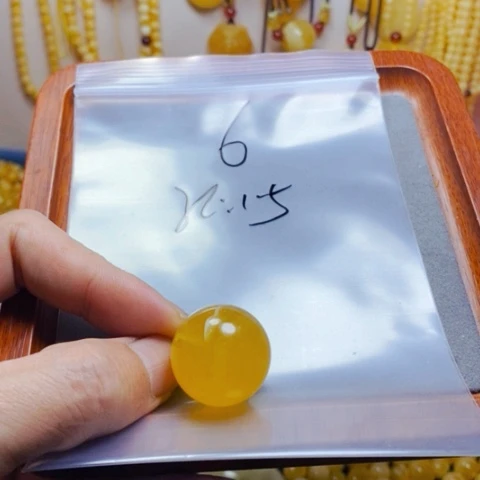 未镶嵌蜜蜡裸石天然蜜蜡微杂24.2圆珠