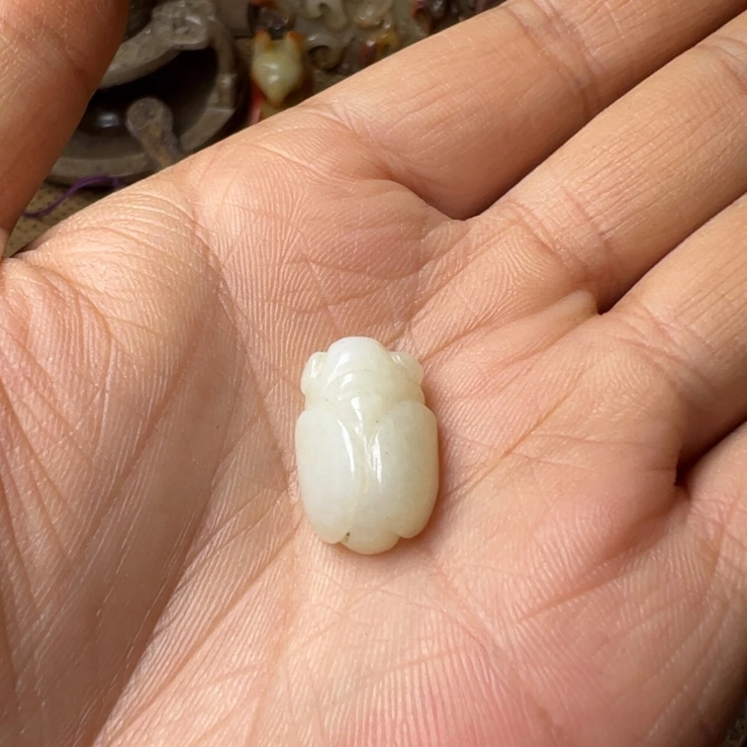 荣***堂和田玉未镶嵌颈饰