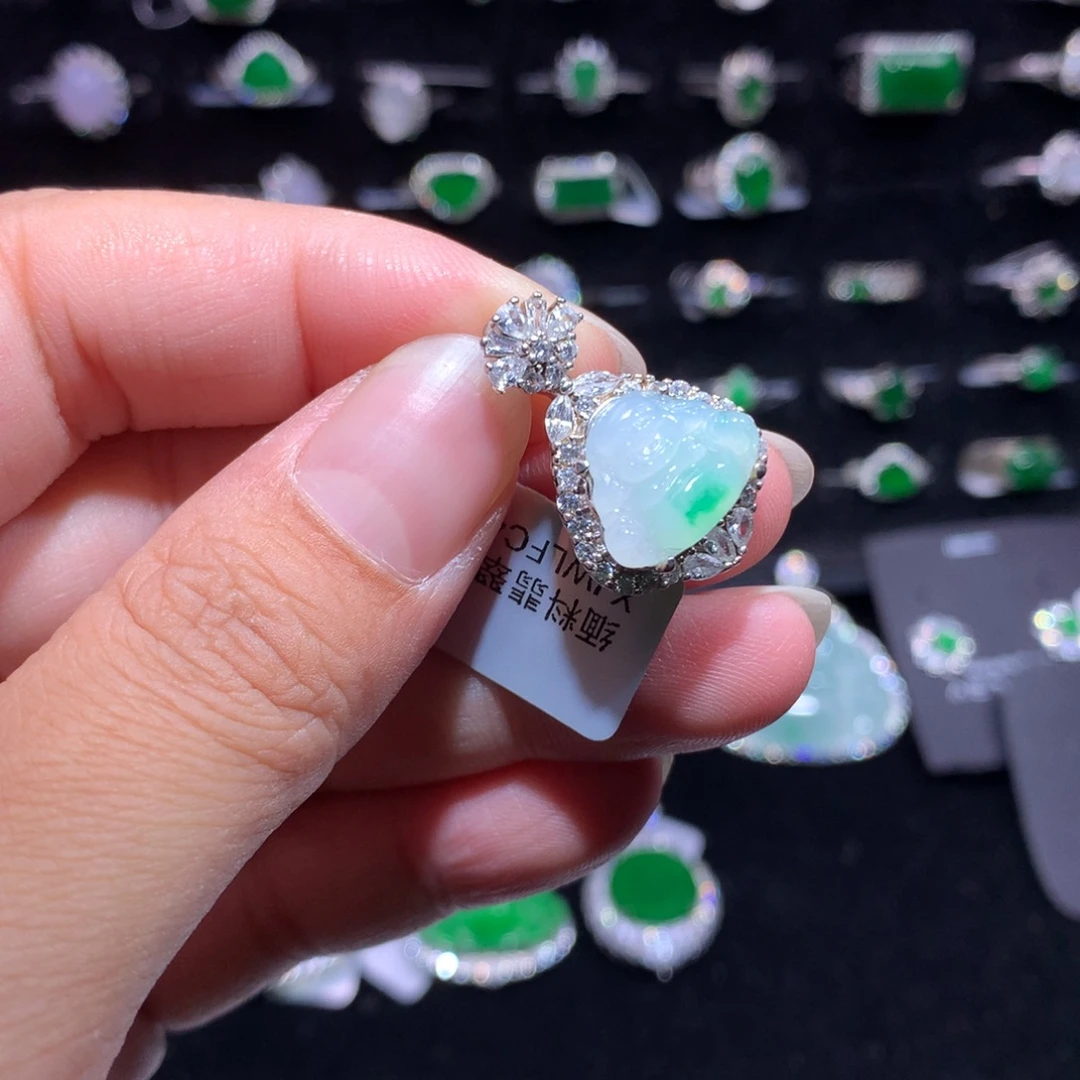 翡翠银S925镶嵌颈饰翡翠