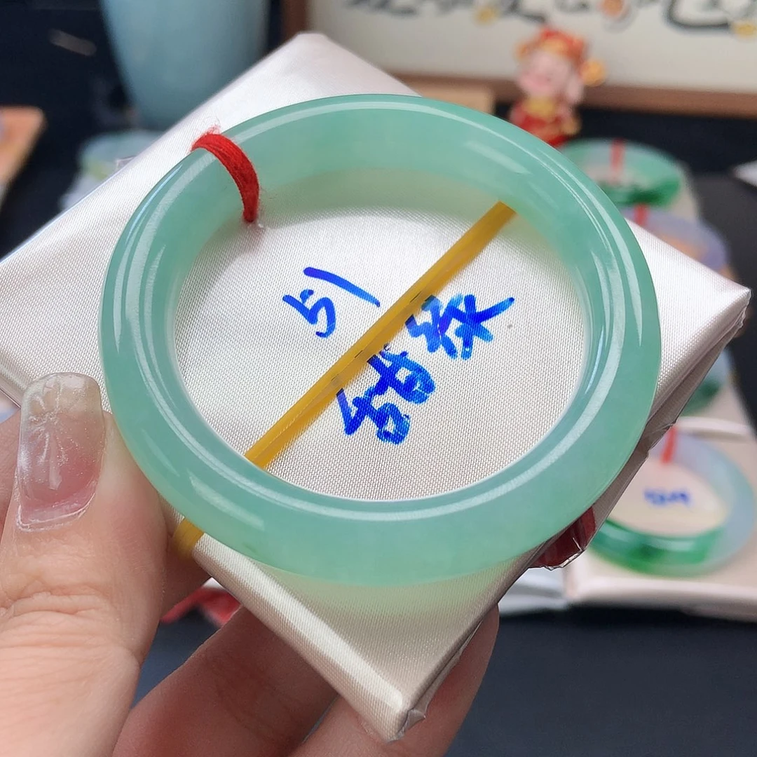 翡翠未镶嵌手镯108号