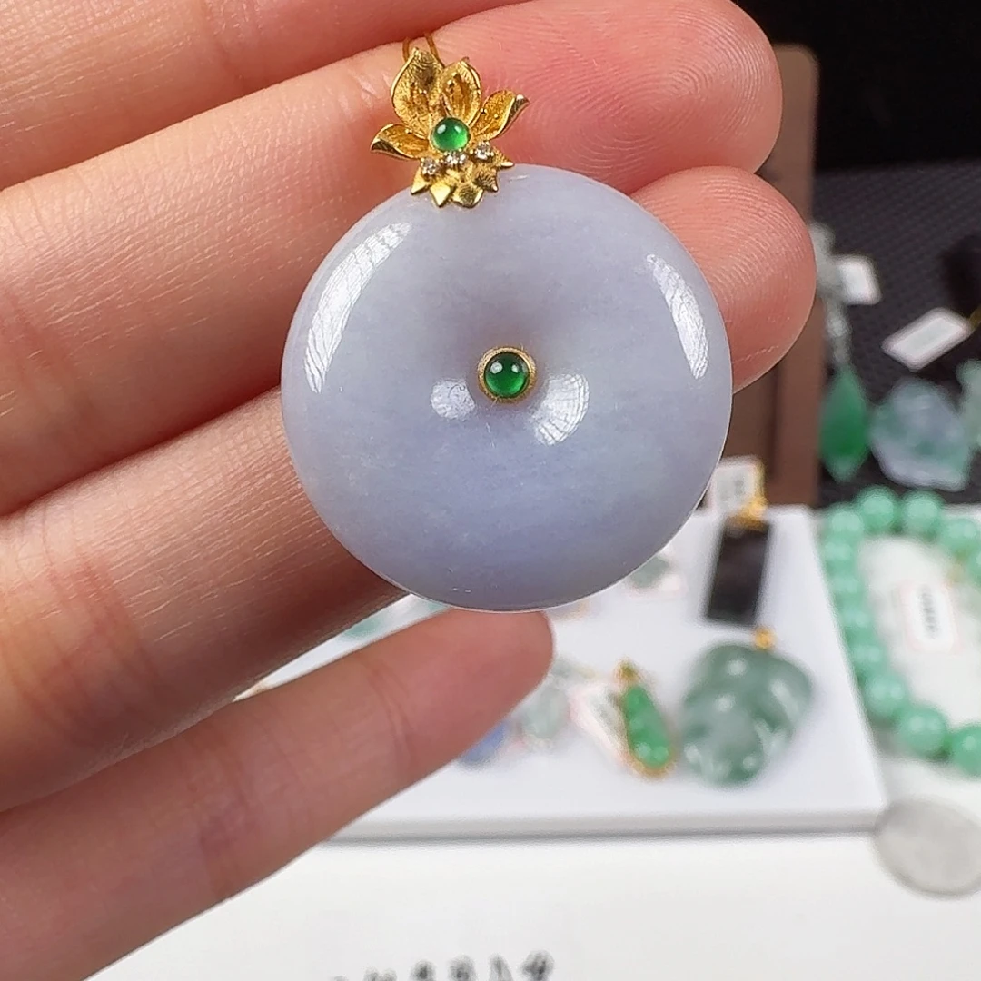 翡翠18K金镶嵌颈饰