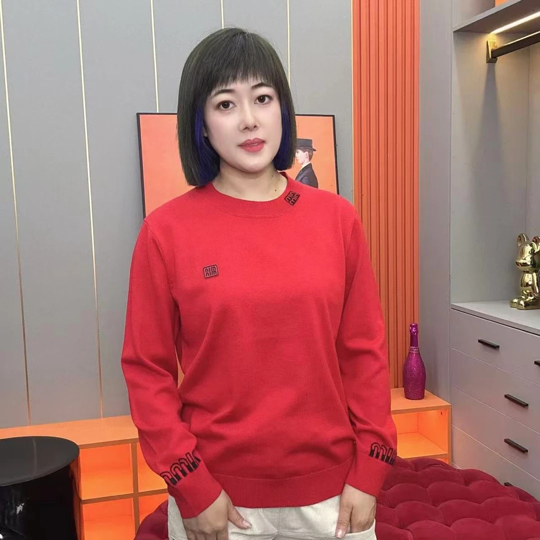 2025年秋季男士时尚百搭潮流舒适圆领套头净版针织衫