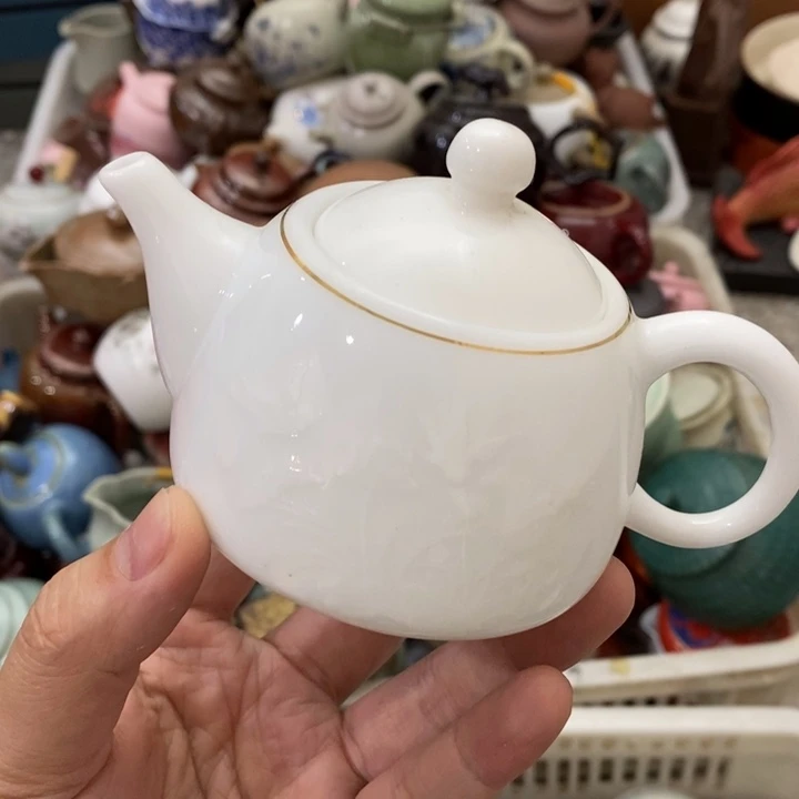 陶瓷艺术品及陶瓷制品，