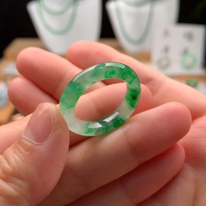 翡翠未镶嵌戒圈天然缅甸A货翡翠