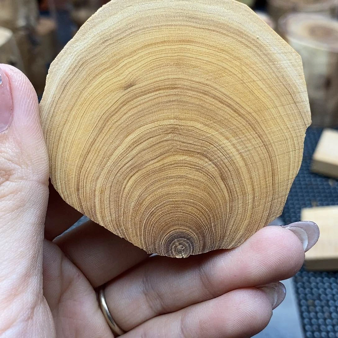 木庄**里老山檀香木料木料木料