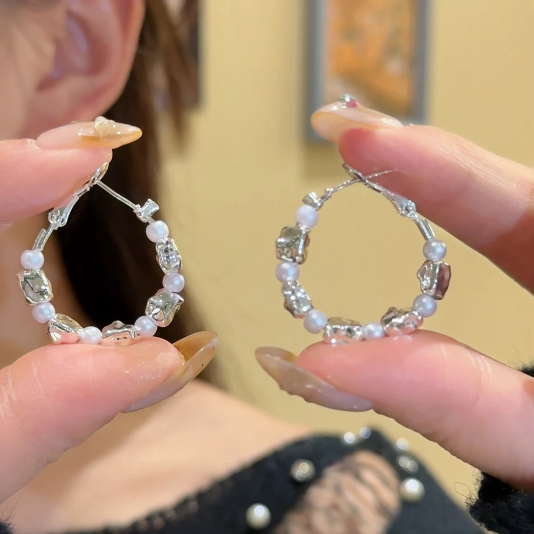 铜合金耳饰 轻奢独特碎碎银珍珠圈圈耳环爆款高级感耳钉百搭耳圈
