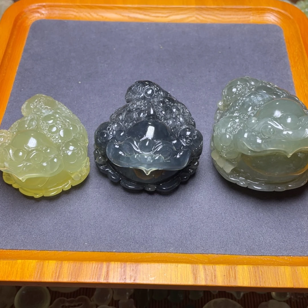随***野蛇纹石玉未镶嵌手把件