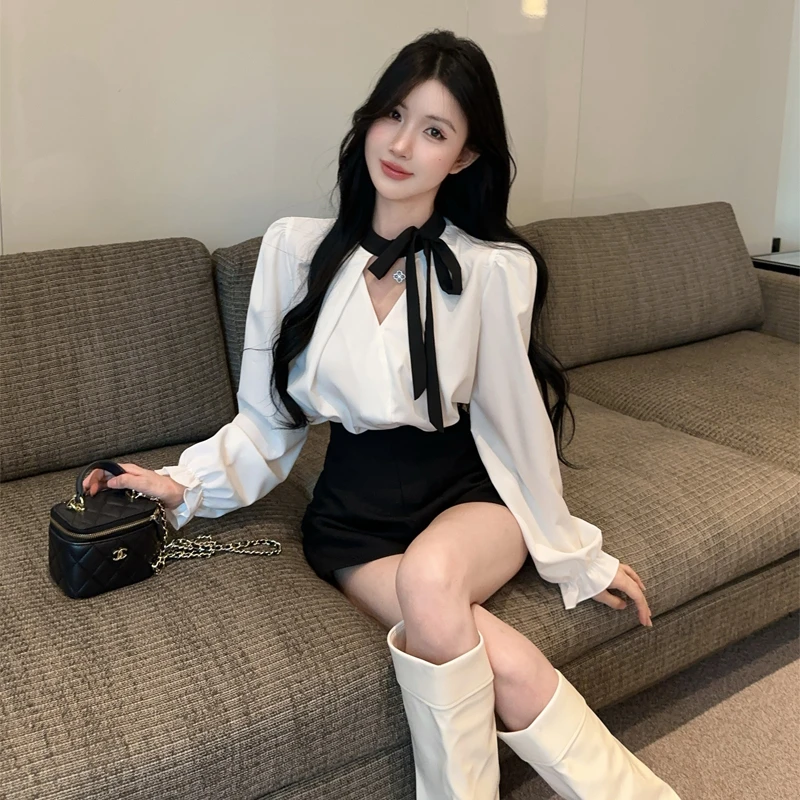 名媛千金性感纯欲风套装女法式气质v领长袖白衬衫高腰短裤两件套