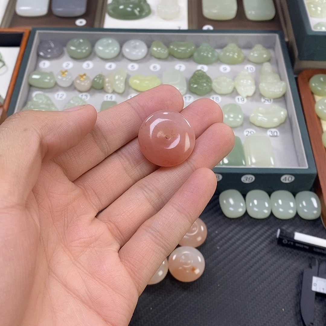 悦***语和田玉未镶嵌颈饰