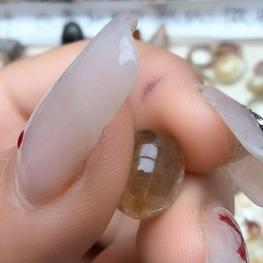雪***宝水晶未镶嵌珠宝半成品