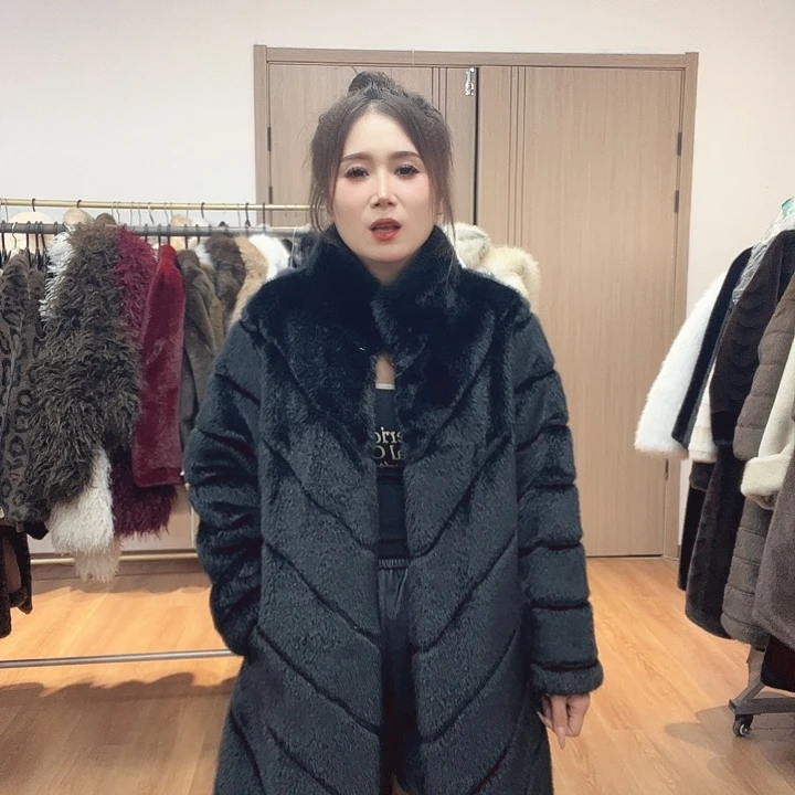 皮毛一体外套女中长款