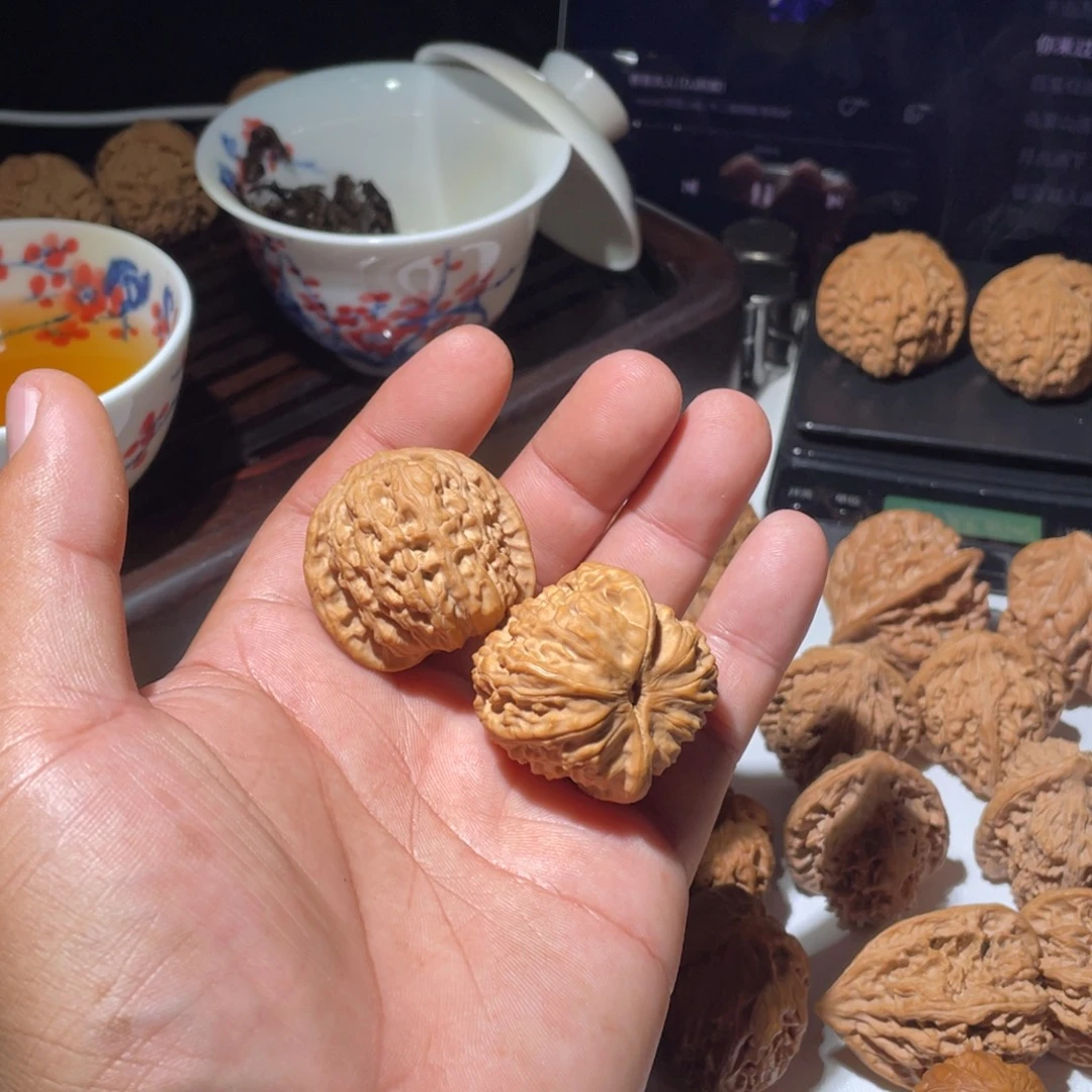 Z***L吊坠文玩核桃白狮子