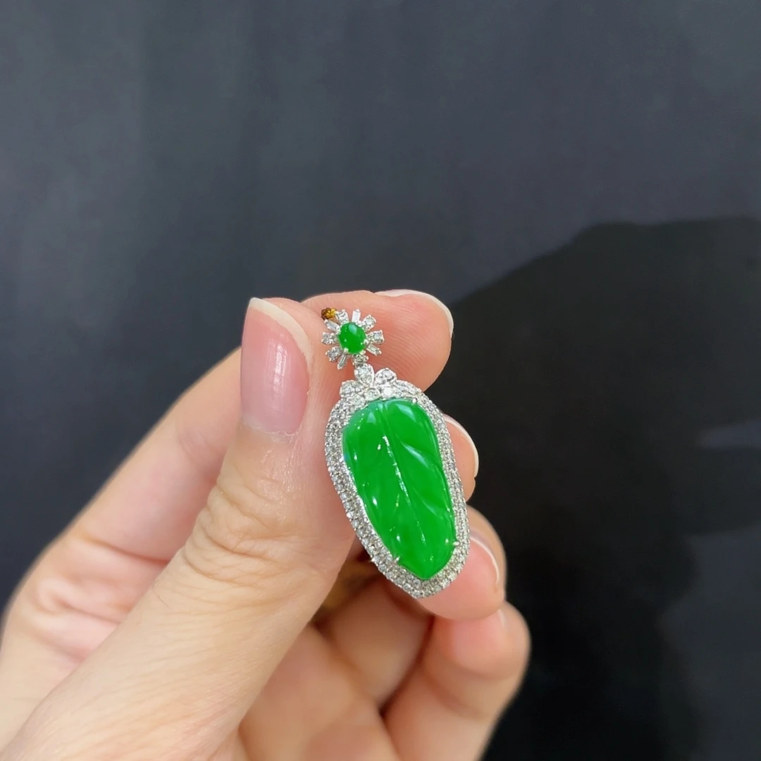 翡翠18K金镶嵌吊坠(不含链)叶子吊坠多人不退不换