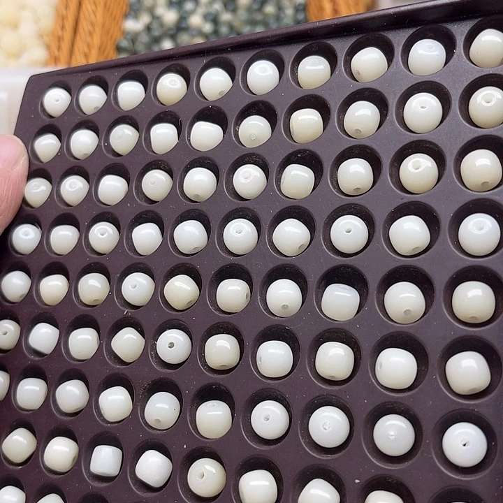 白玉菩提吊坠瑕疵9-8白玉桶珠50卡灯牌宠60颗