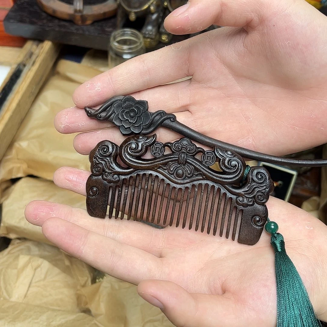 大叶紫檀（黑酸枝木类）