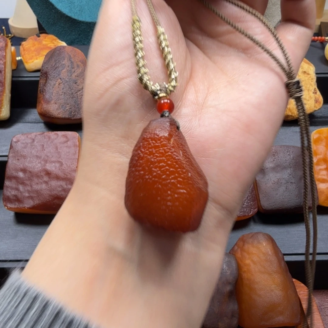 琥珀吊坠(赠链)未镶嵌