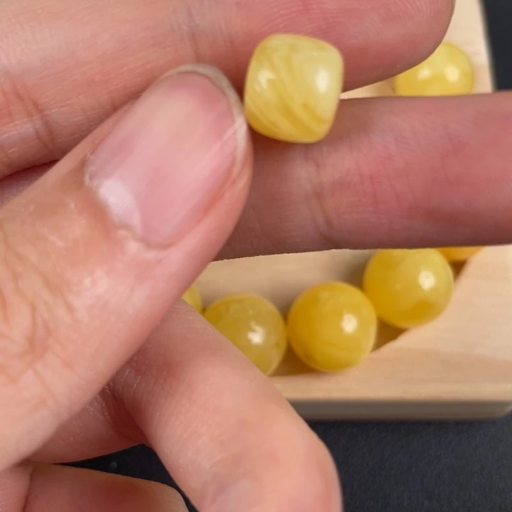 琥珀裸石未镶嵌天然30