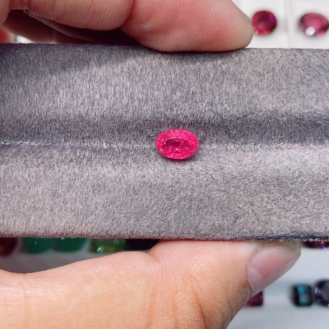 尖晶石裸石未镶嵌马亨盖尖晶石1.17克拉