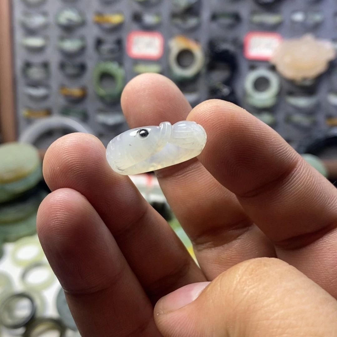 蛇纹石玉未镶嵌戒指