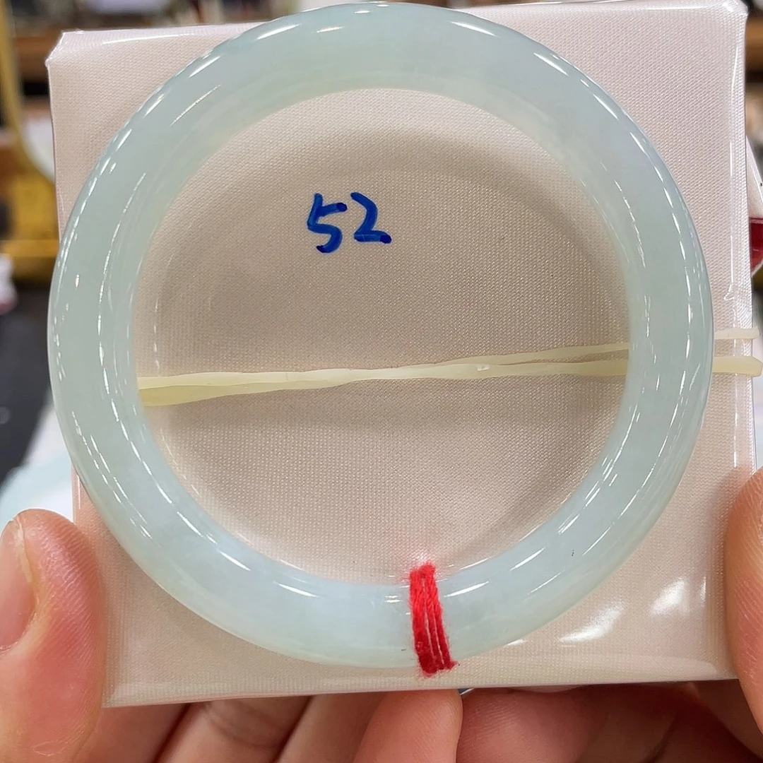 翡翠手镯未镶嵌翡翠手镯